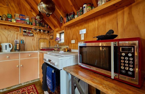 Hapuku House | Cubby House Stay - Kaikoura