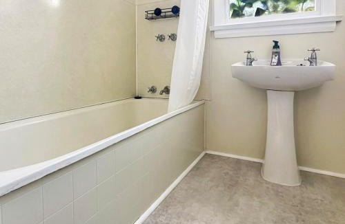 Scamander House | Cutback Cottage