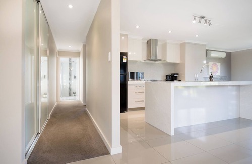 Prospect Apartment | Cute & Cosy 2 Bedroom Unit with Parking & WiFi