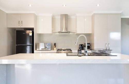 Prospect Apartment | Cute & Cosy 2 Bedroom Unit with Parking & WiFi