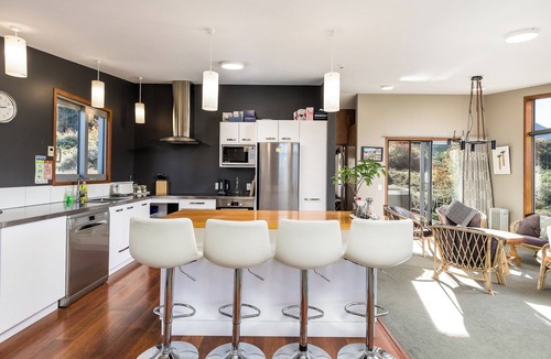 Ohau House | Cycle, fish, ski and relax.