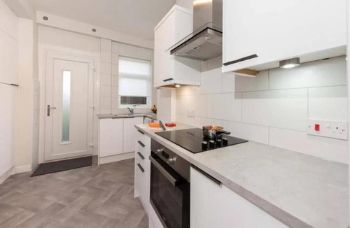 Hamilton House | Dalziel House-3 bedroom Hamilton