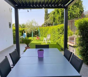 Coste Apartment | Damar