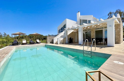 Roda Villa | Danune Luxury Beachfront Villa with private pool
