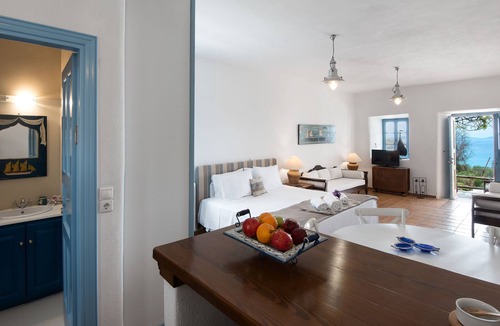 Houlakia Apartment | Daphne | 1 Bedroom Sea View Apartment - sharing terrace