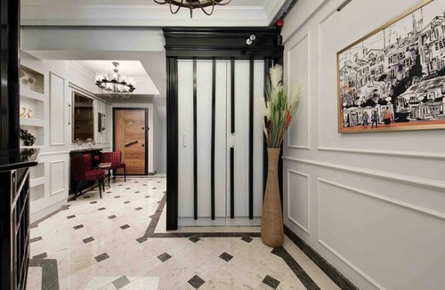 Gumussuyu Mahallesi Apartment | Daphne Pera Lotus Room 1 Guest