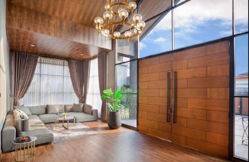 Cisarua Villa | De Black Challet Villa