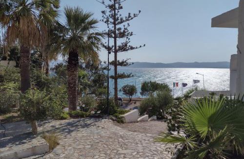 Trachilos Hotel | Delfini Apartments