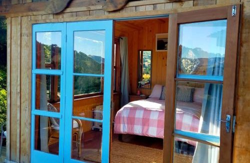 Akaroa Apartment | Delightful Dolphin 'Lodge'