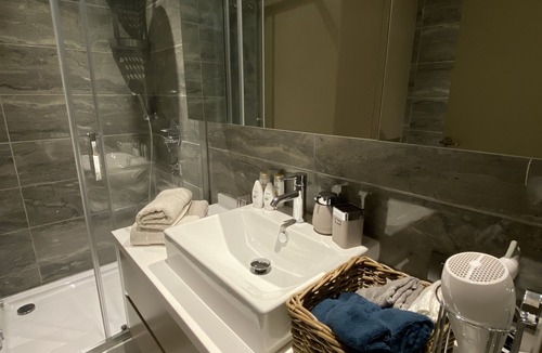 Mahmutbey Apartment | Deluxe Modern Studio - near Mall of Istanbul
