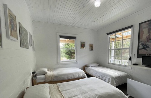 Derby Cottage | Derby Phoenix-great base for mountain biking, floating sauna or touring