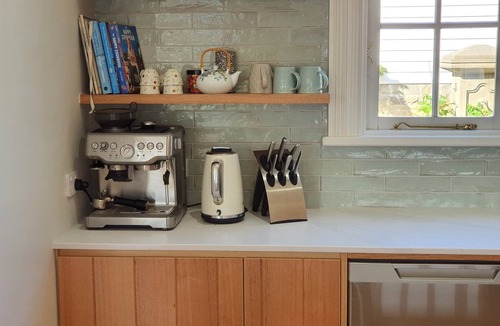 Lindisfarne House | Derwent River Villa - the ultimate beach hotel, Hobart