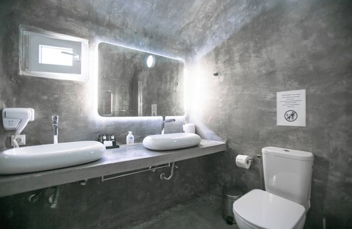 Paradise Hotel | Design Suite A - Clear Sea View, Infinity Pool, Pool bar, Outdoor Gym