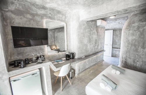 Paradise Hotel | Design Suite A - Clear Sea View, Infinity Pool, Pool bar, Outdoor Gym