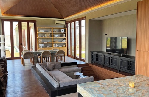 Cemagi Villa | Designer villa near rice fields. Super quiet, stylish with pool and rooftop view
