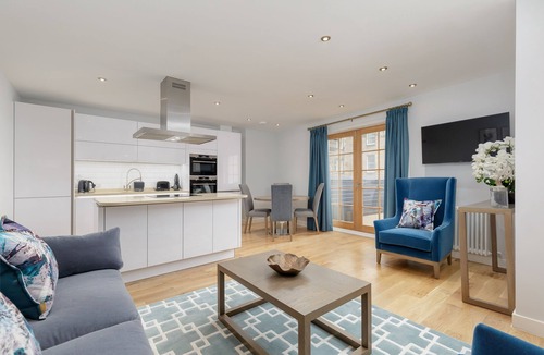 Old Town Apartment | Destiny Scotland Royal Mile Residence