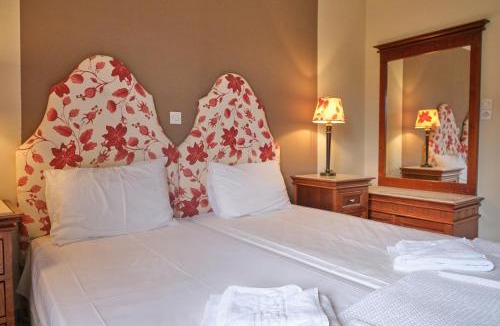 Raftis Hotel | Dione by Open City