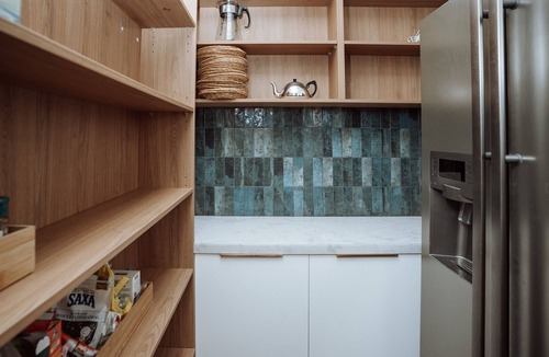 Greens Beach House | Direct Beach Access, Family-Friendly Oasis with Netflix, Apple TV, and Wi-Fi