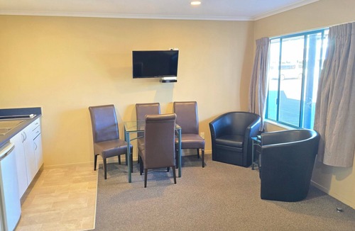 Solway Hotel | Discovery Motor Lodge
