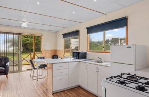 East Devonport Cabin | Discovery Parks - Devonport