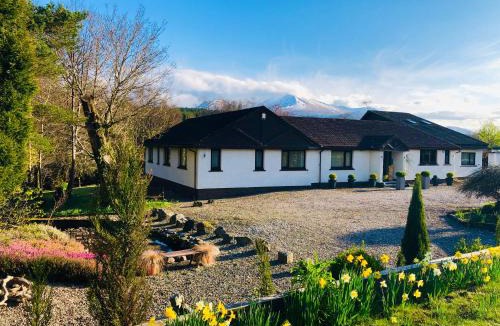 Spean Bridge House | Distant Hills Guest House