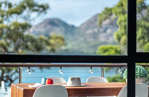 Coles Bay House | Dock of the Bay