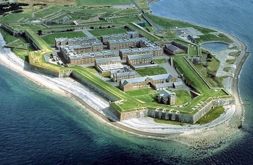 Ardersier Apartment | Dolphin Bay Suites - Superb Seafront Apartment Right on the Beach near Inverness