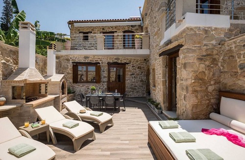 Drapanias Villa | Doro Gold Villa︱Tasteful Stone Villa with Luxury Hot Tub and Pool