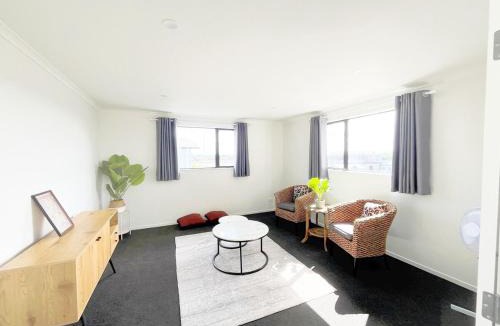 Hamilton Apartment | Dove's Rest-Brand New 4 Bedrooms Getaway to Eden