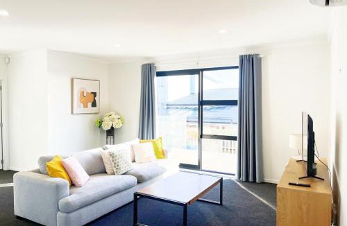 Hamilton Apartment | Dove's Rest-Brand New 4 Bedrooms Getaway to Eden