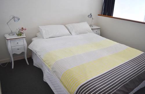 Auckland Central Business District Apartment | Downtown Townhouse Special