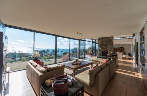 Rocky Hills House | Dragonfly Lodge