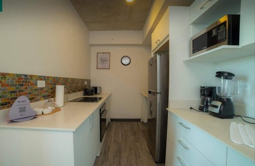 Mata Redonda Apartment | Dreamliner at 11s, City Views and Wonderland Vibes!