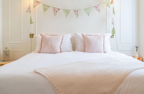 Birnam Apartment | Dreamy Town House Apartment in Birnam, Dunkeld