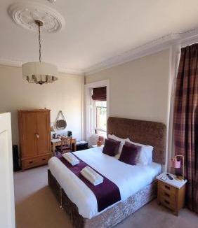 Newtown St Boswells Bed & Breakfast | Dryburgh Arms Pub with Rooms