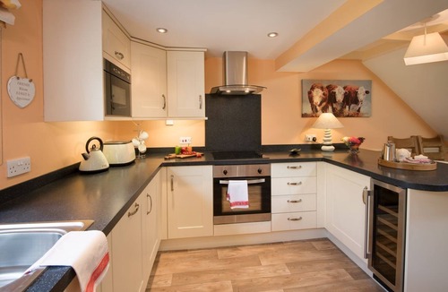 Melrose Cottage | DRYBURGH STIRLING TWO, sleeps 4 in 2 bedrooms near St Boswells
