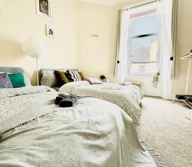 Dumbarton Apartment | Dumbarton cosy home, Loch Lomond