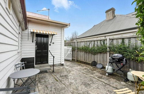 North Hobart Apartment | Dunn Cottage North Hobart x 6