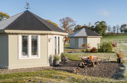 Fintry Cabin | Dunroamin Lodges