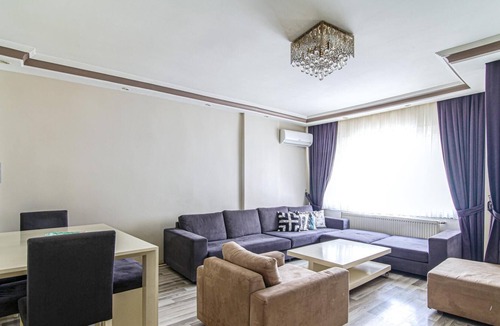 Sisli Apartment | Duplex Cozy Flat with a Balcony Near Nisantasi