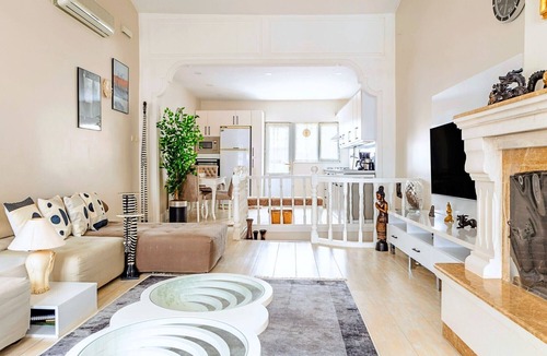 Sisli Apartment | Duplex Flat w Fireplace 7 min to City's Nisantasi