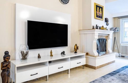 Sisli Apartment | Duplex Flat w Fireplace 7 min to City's Nisantasi