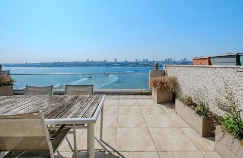 Uskudar Apartment | Duplex Flat w Panoramic Bosphorus View and Terrace