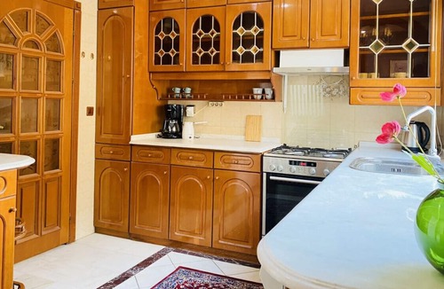 Kadikoy Apartment | Duplex Unit with Patio and Balcony, 5 min from Sea