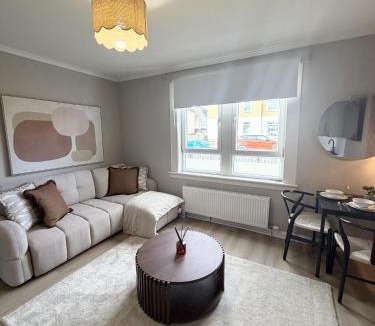 Bargeddie Apartment | Dykehead Apartment