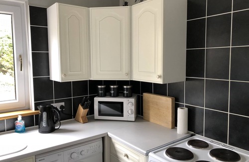 Dysart Apartment | Dysart Sea View Apartment - sleeps 4 guests in 2 bedrooms