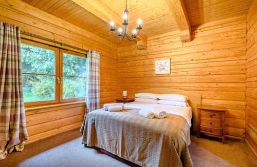 Glenisla Cabin | Eagle Spa Plus, Dundee