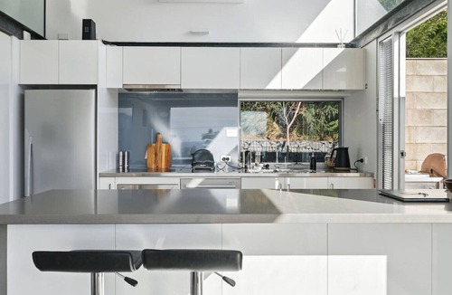 Eaglehawk Neck Apartment | Eaglehawk Pavilions One – Coastal Retreat with Ocean Views