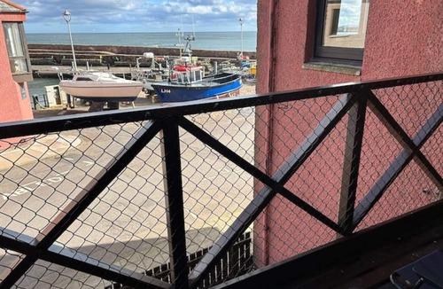 Dunbar Apartment | East Haar 2 Bedroom Flat Overlooking Harbour