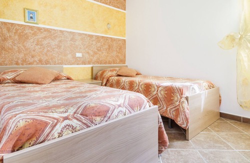 Piana Calzata Apartment | Economy triple room via a. danna 8 ground floor
